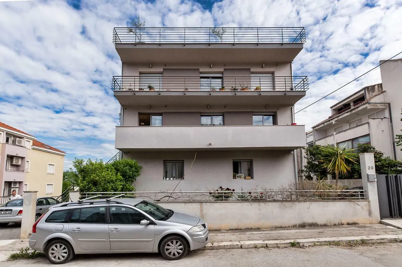 Apartment Mm Split